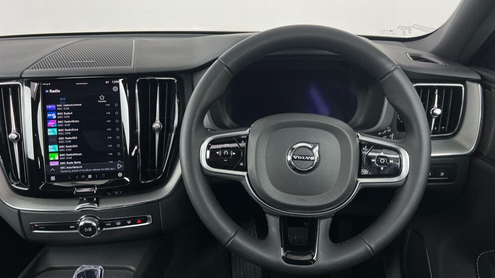 Used Volvo XC60 2025 for sale - 77673917: Photo 10