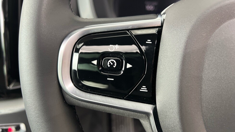 Used Volvo XC60 2025 for sale - 77673917: Photo 19