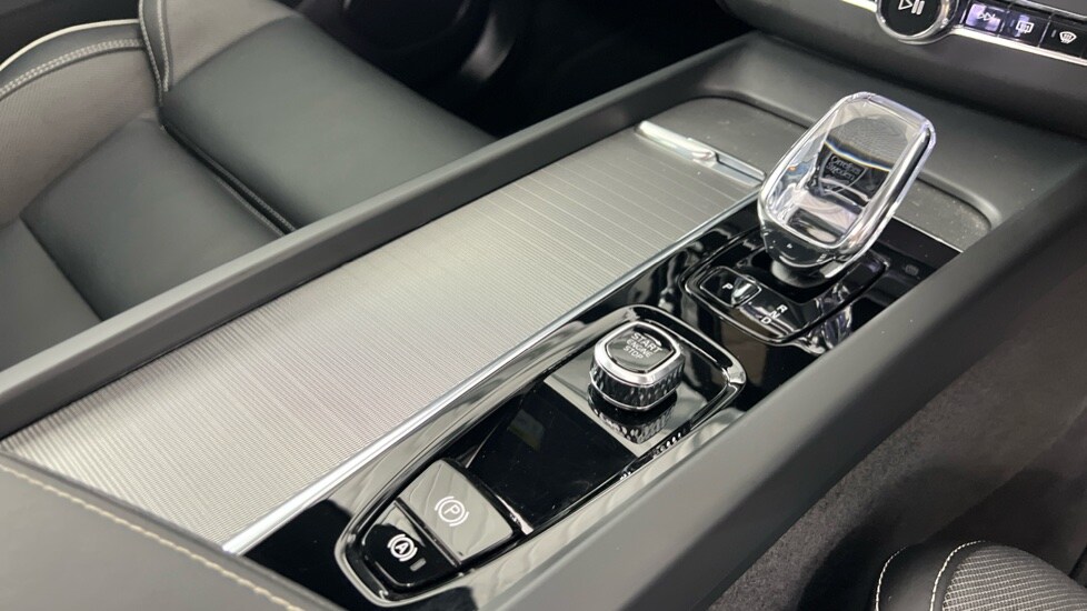 Used Volvo XC60 2025 for sale - 77673917: Photo 24