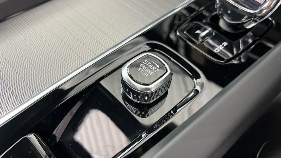 Used Volvo XC60 2025 for sale - 77673917: Photo 26