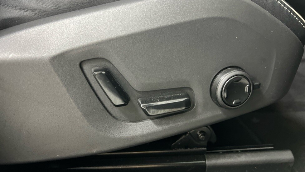 Used Volvo XC60 2025 for sale - 77673917: Photo 29