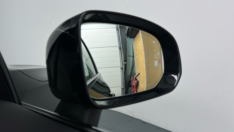 Used Volvo XC60 2025 for sale - 77673917: Photo 31