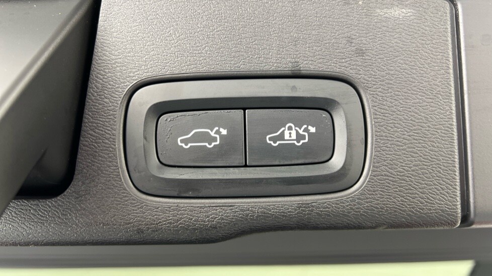 Used Volvo XC60 2025 for sale - 77673917: Photo 34