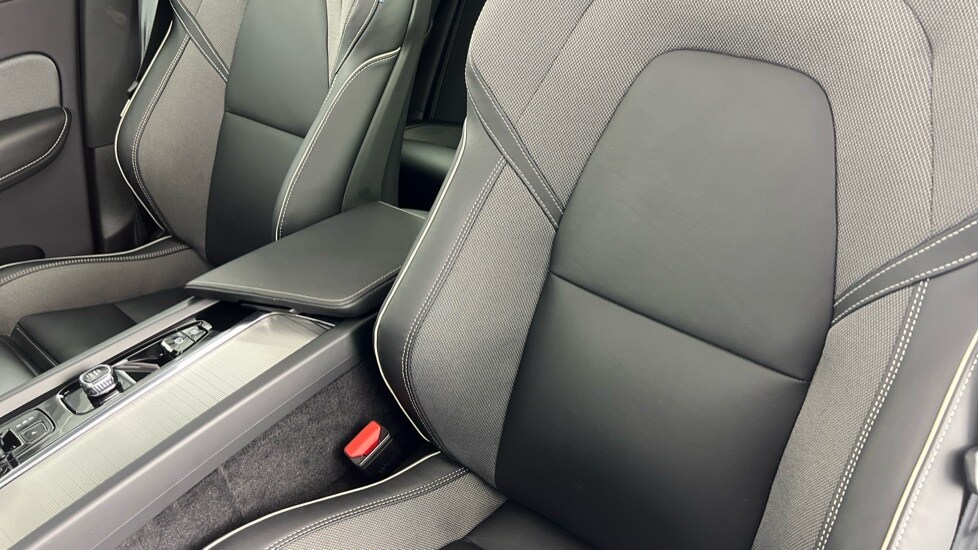 Used Volvo XC60 2025 for sale - 77673917: Photo 54