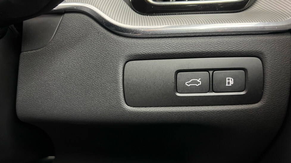 Used Volvo XC60 2025 for sale - 77673917: Photo 55