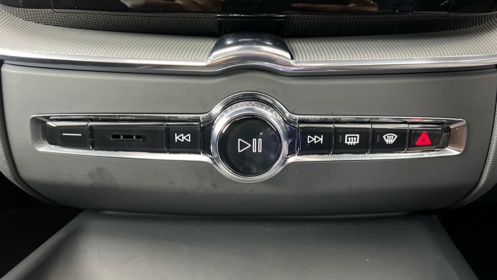 Used Volvo XC60 2025 for sale - 77673917: Photo 56