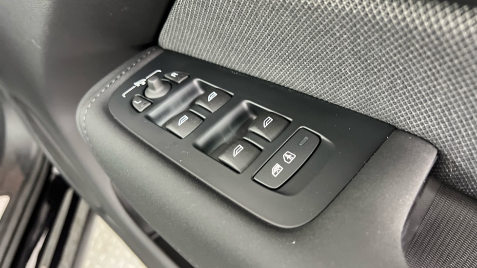 Used Volvo XC60 2025 for sale - 78066849: Photo 23