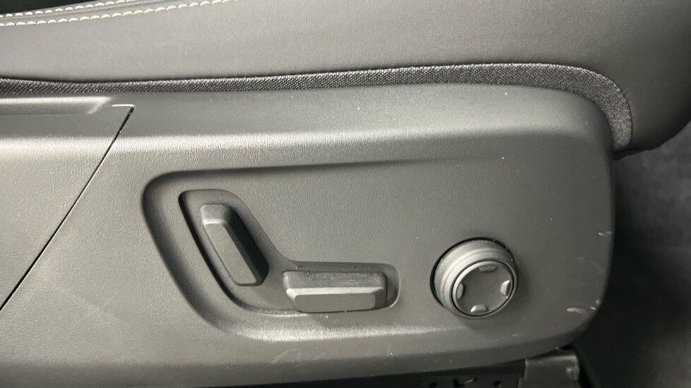 Used Volvo XC40 2025 for sale - 78212021: Photo 29