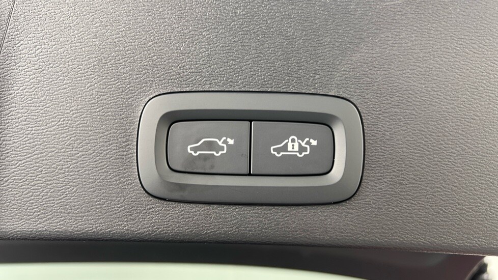 Used Volvo XC40 2025 for sale - 78212021: Photo 33