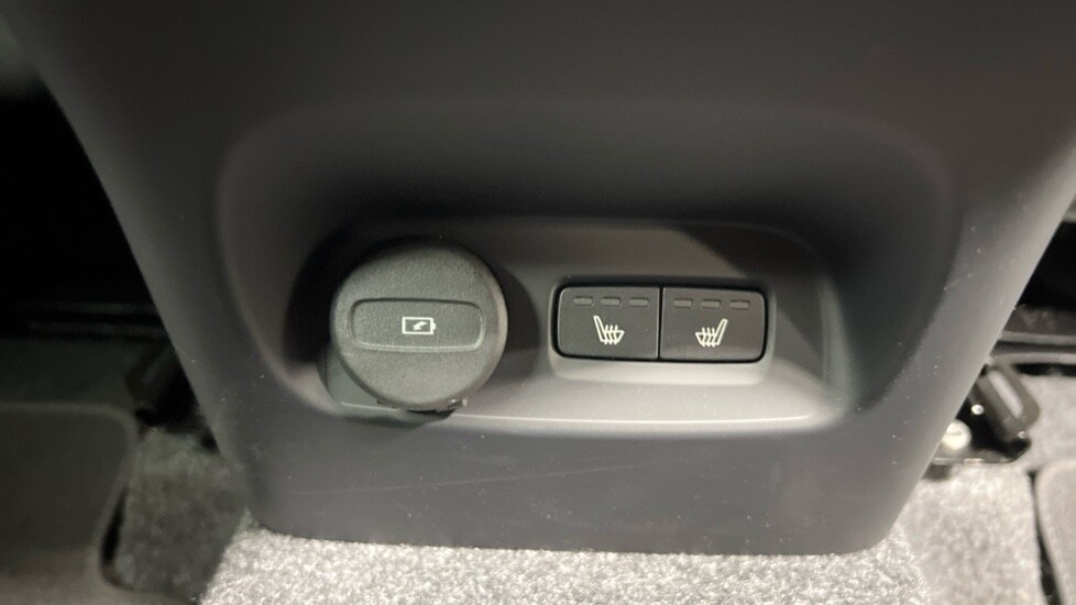 Used Volvo XC40 2025 for sale - 78212021: Photo 51