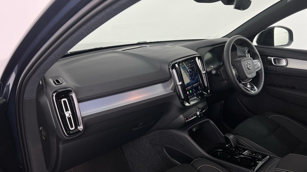 Used Volvo XC40 2025 for sale - 78212021: Photo 54