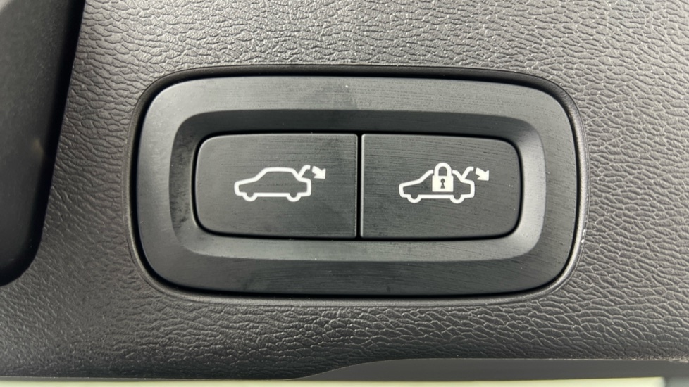 Used Volvo XC60 2025 for sale - 77225014: Photo 34