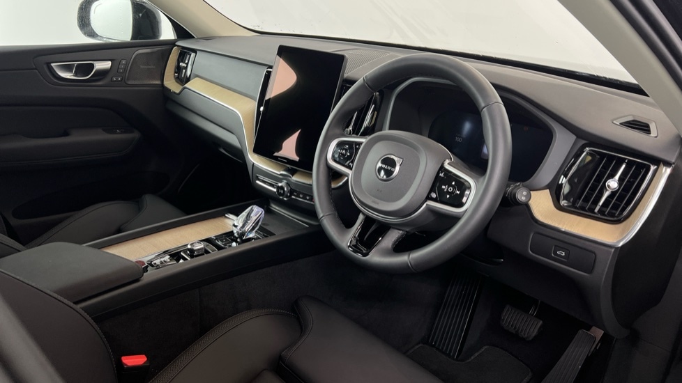 Used Volvo XC60 2025 for sale - 77225014: Photo 4