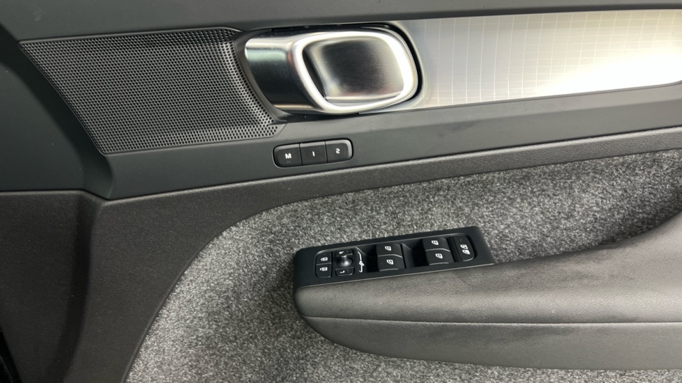 Used Volvo XC40 2025 for sale - 77725945: Photo 28