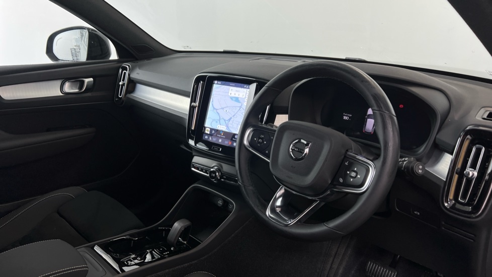 Used Volvo XC40 2025 for sale - 77725945: Photo 4