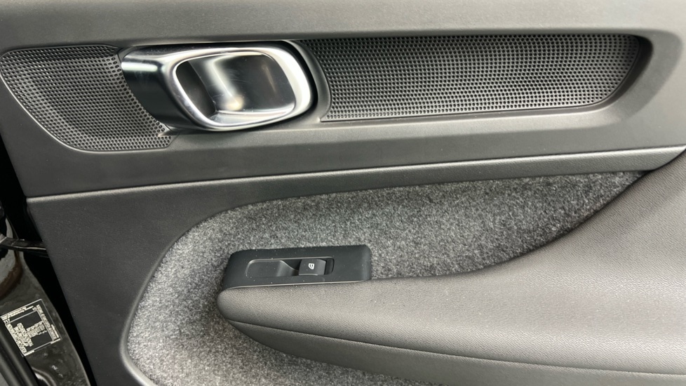 Used Volvo XC40 2025 for sale - 77725945: Photo 41