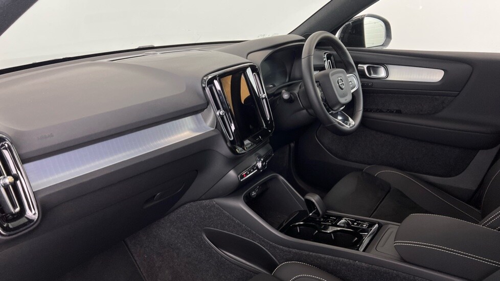 Used Volvo XC40 2025 for sale - 77725945: Photo 45