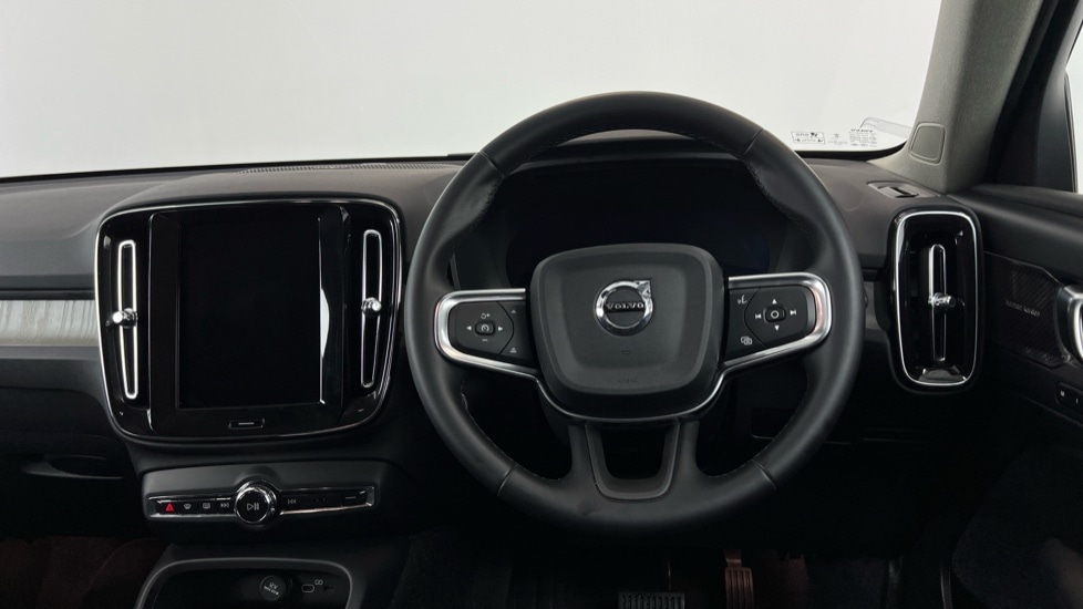 Used Volvo XC40 2024 for sale - 76937509: Photo 10