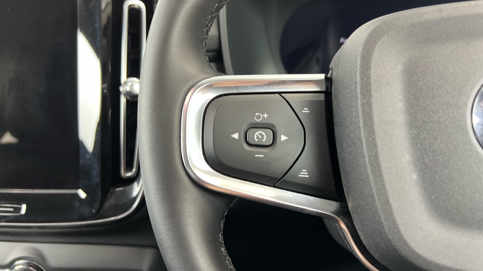 Used Volvo XC40 2024 for sale - 76937509: Photo 19