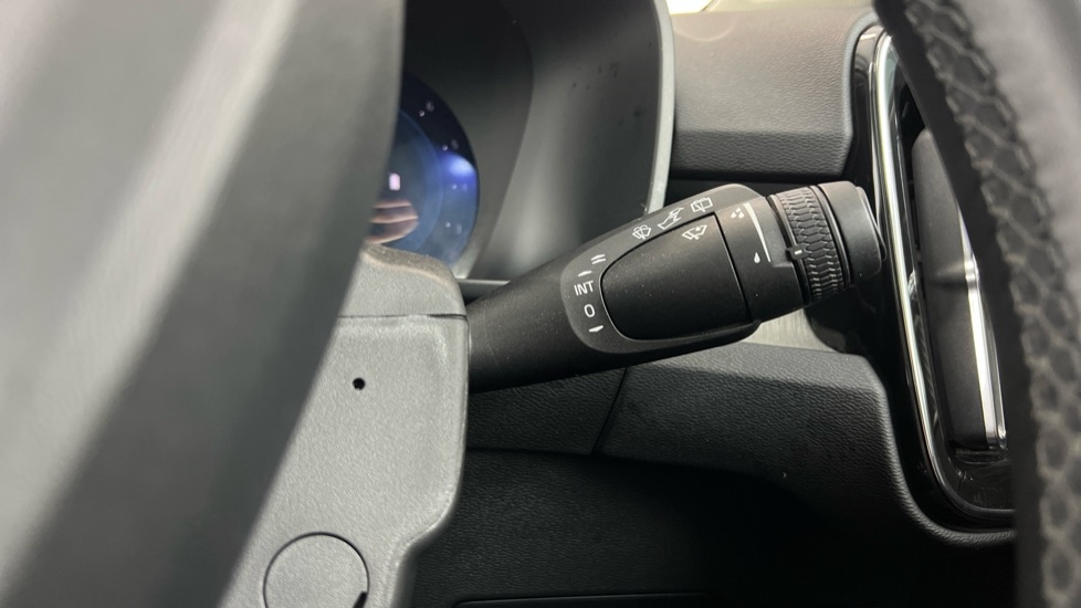 Used Volvo XC40 2024 for sale - 76937509: Photo 21