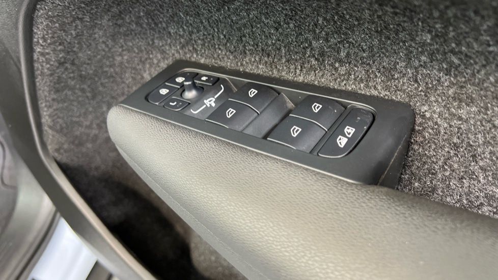 Used Volvo XC40 2024 for sale - 76937509: Photo 22