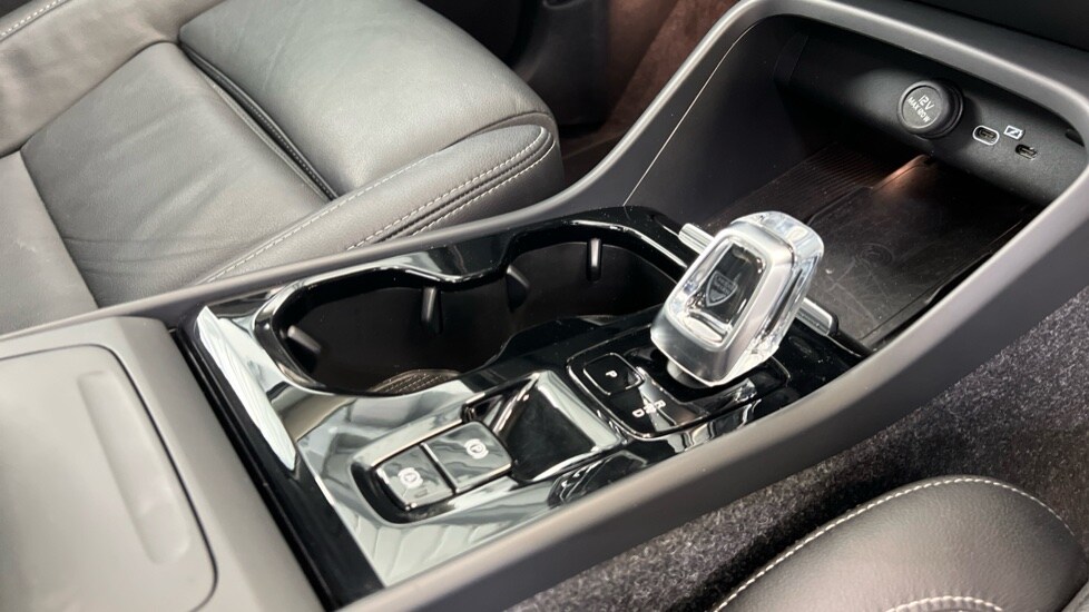 Used Volvo XC40 2024 for sale - 76937509: Photo 23