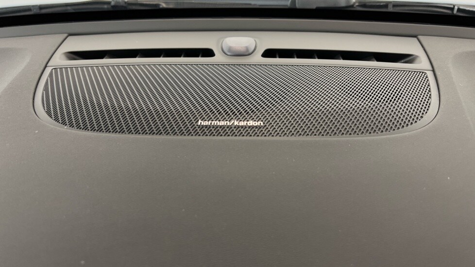 Used Volvo XC40 2024 for sale - 76937509: Photo 24