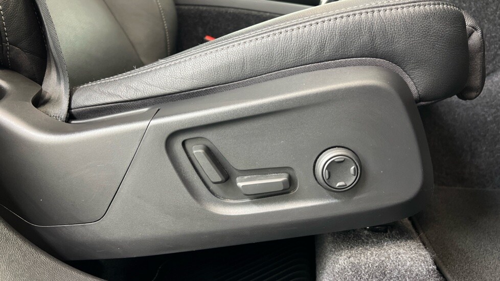 Used Volvo XC40 2024 for sale - 76937509: Photo 28