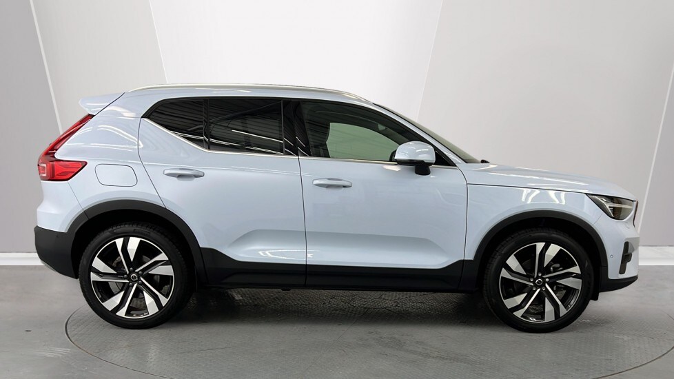 Used Volvo XC40 2024 for sale - 76937509: Photo 3