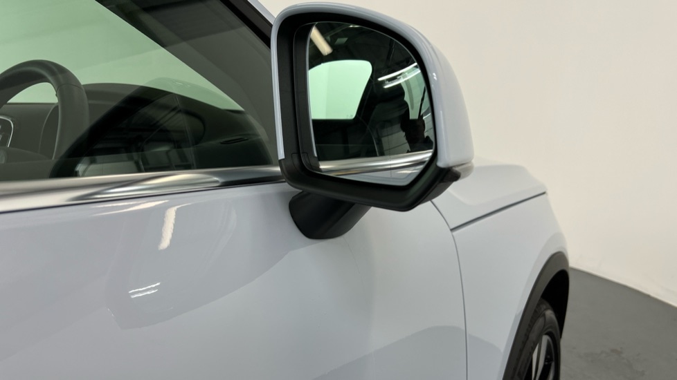 Used Volvo XC40 2024 for sale - 76937509: Photo 30