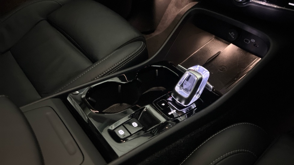 Used Volvo XC40 2024 for sale - 76937509: Photo 38