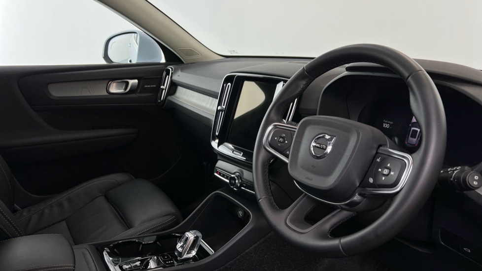 Used Volvo XC40 2024 for sale - 76937509: Photo 4