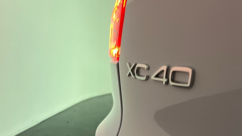 Used Volvo XC40 2024 for sale - 76937509: Photo 43