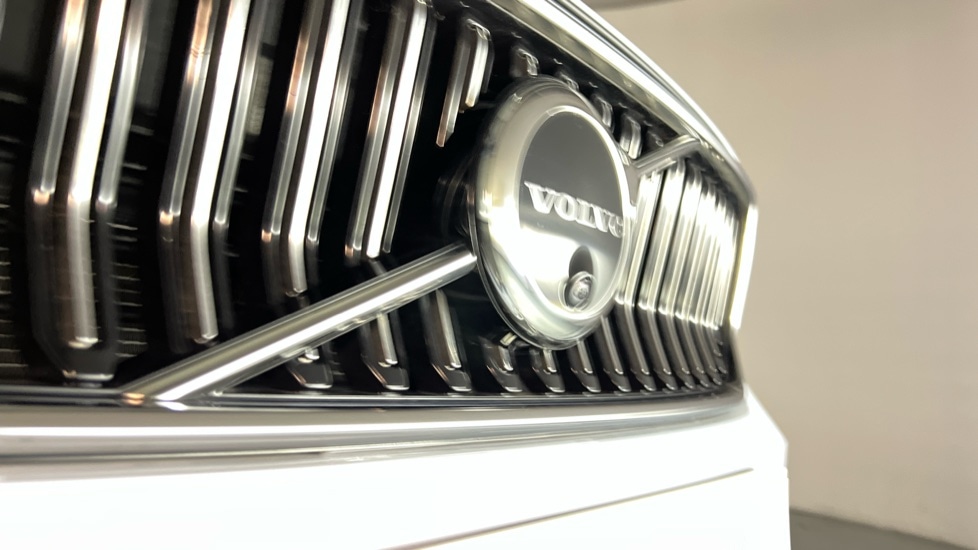 Used Volvo XC40 2024 for sale - 76937509: Photo 44