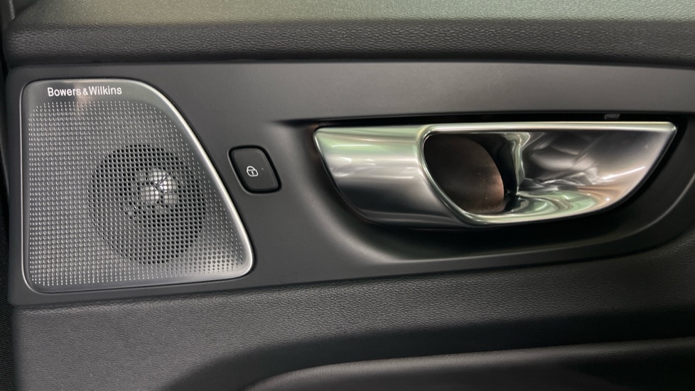 Used Volvo XC60 2022 for sale - 77413792: Photo 43