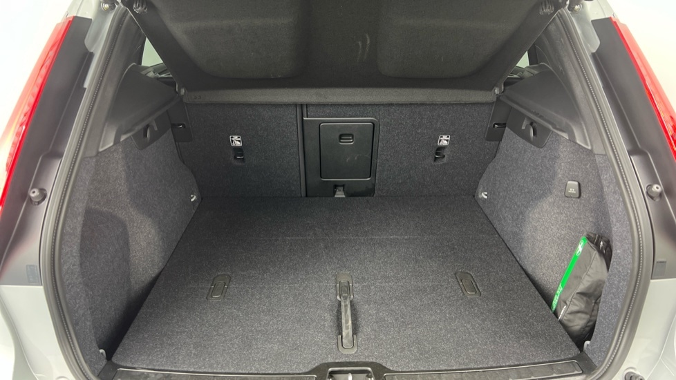 Used Volvo XC40 2025 for sale - 77950680: Photo 13