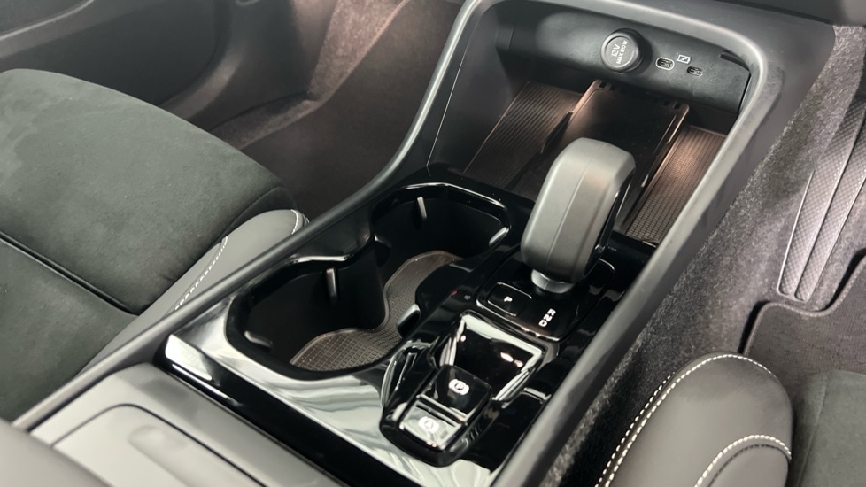 Used Volvo XC40 2025 for sale - 77950680: Photo 24