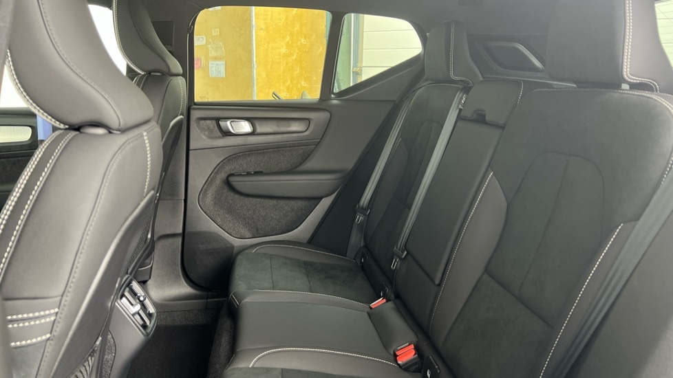 Used Volvo XC40 2025 for sale - 77950680: Photo 32