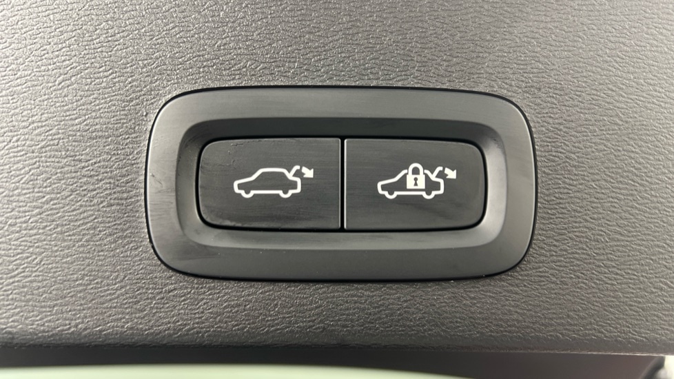 Used Volvo XC40 2025 for sale - 77950680: Photo 34