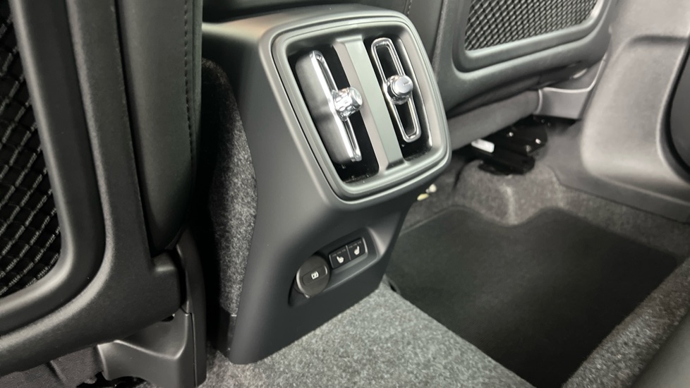 Used Volvo XC40 2025 for sale - 77950680: Photo 46