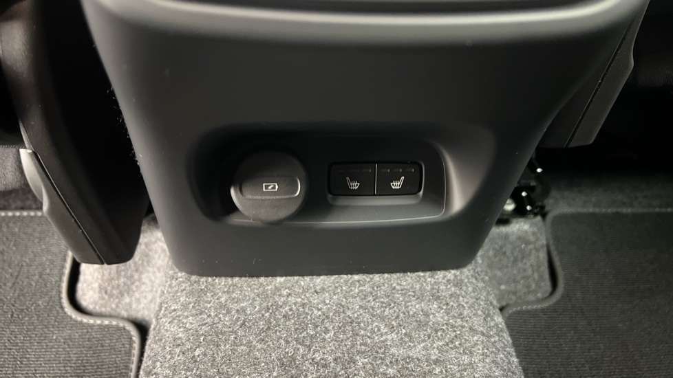 Used Volvo XC40 2025 for sale - 77950680: Photo 47