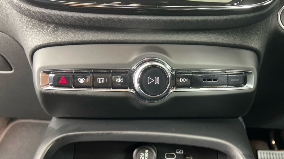 Used Volvo XC40 2025 for sale - 77950680: Photo 55