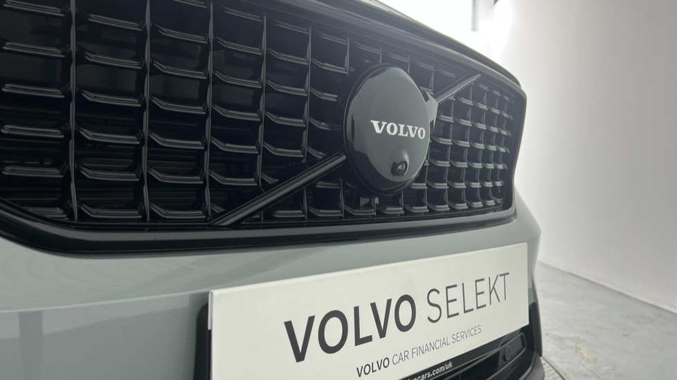 Used Volvo XC40 2025 for sale - 77950680: Photo 57