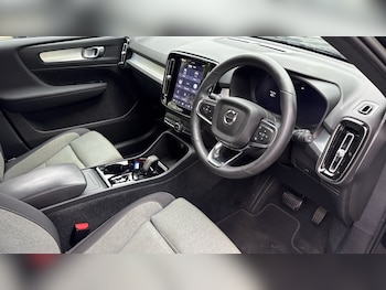 Used Volvo XC40 2022 for sale - 78533236: Photo