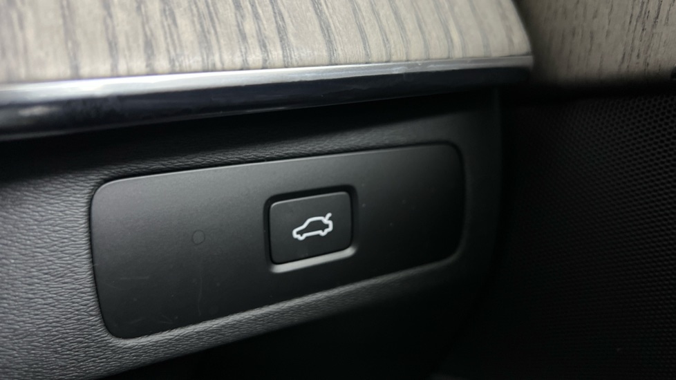 Used Volvo XC90 2023 for sale - 76754647: Photo 37