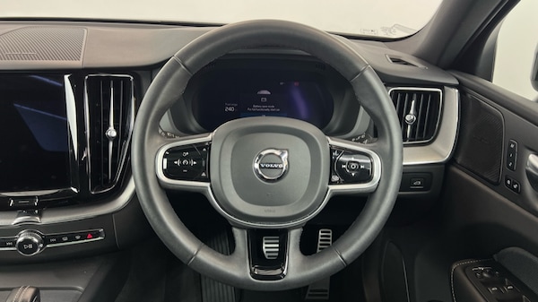 Used Volvo XC60 2022 for sale - 76176252: Photo 10