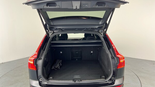 Used Volvo XC60 2022 for sale - 76176252: Photo 13