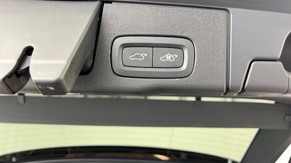 Used Volvo XC60 2022 for sale - 76176252: Photo 33