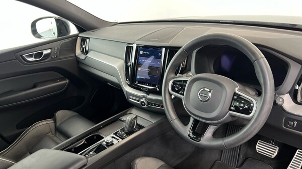 Used Volvo XC60 2022 for sale - 76176252: Photo 4