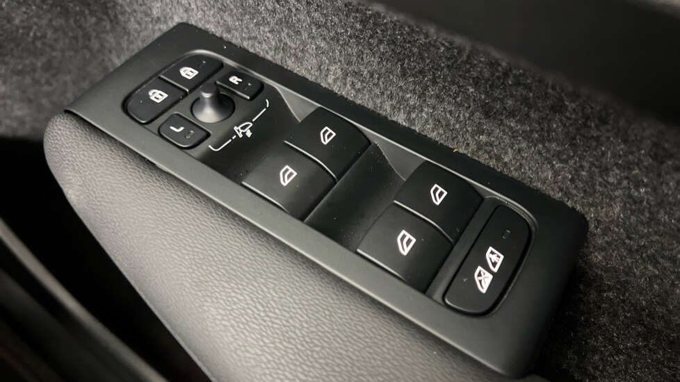 Used Volvo XC40 2024 for sale - 77648026: Photo 22